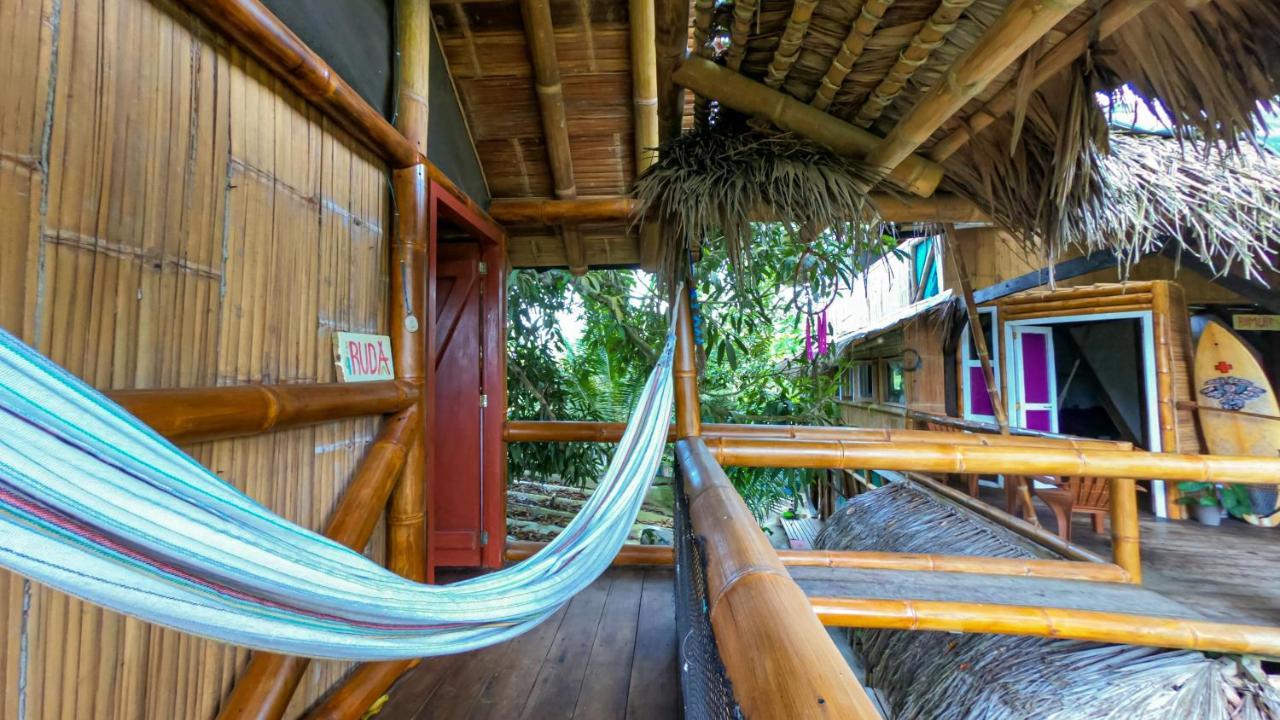 Raices Mompiche Hotel Bagian luar foto