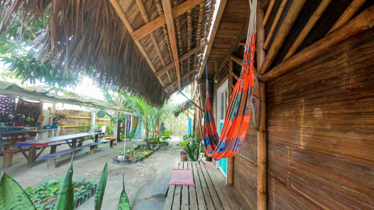 Raices Mompiche Hotel Bagian luar foto